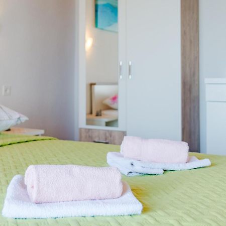 Rooms Sani Brela Rum bild