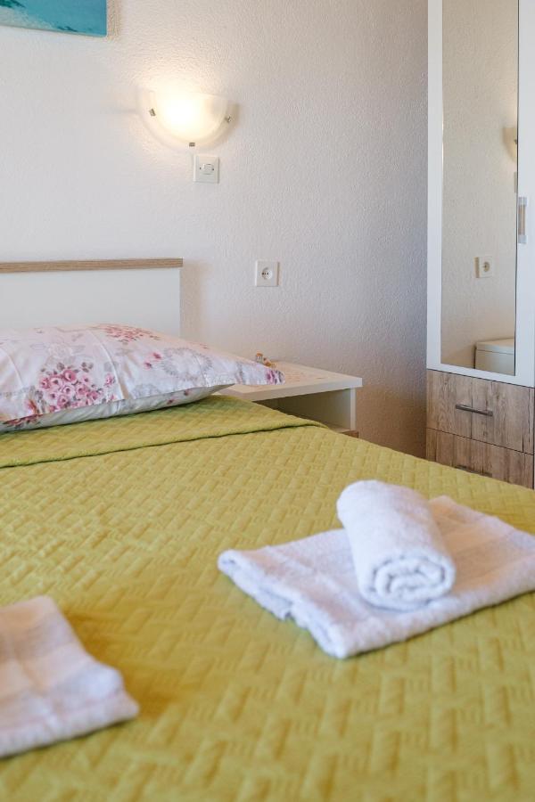 Rooms Sani Brela Exteriör bild