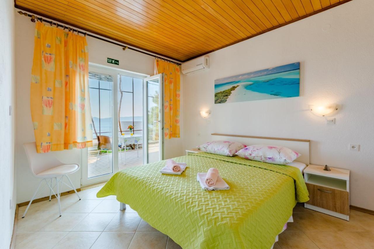 Rooms Sani Brela Rum bild