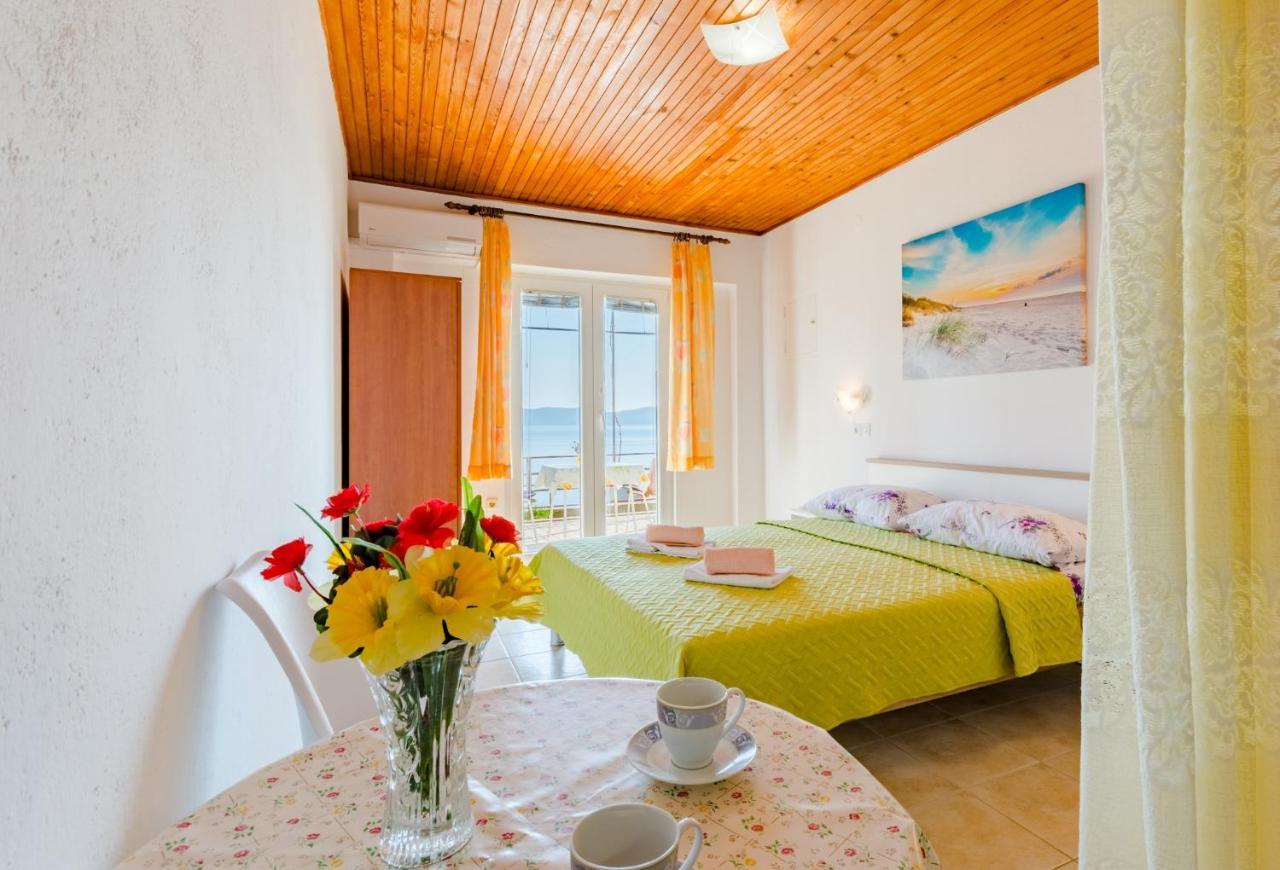 Rooms Sani Brela Rum bild