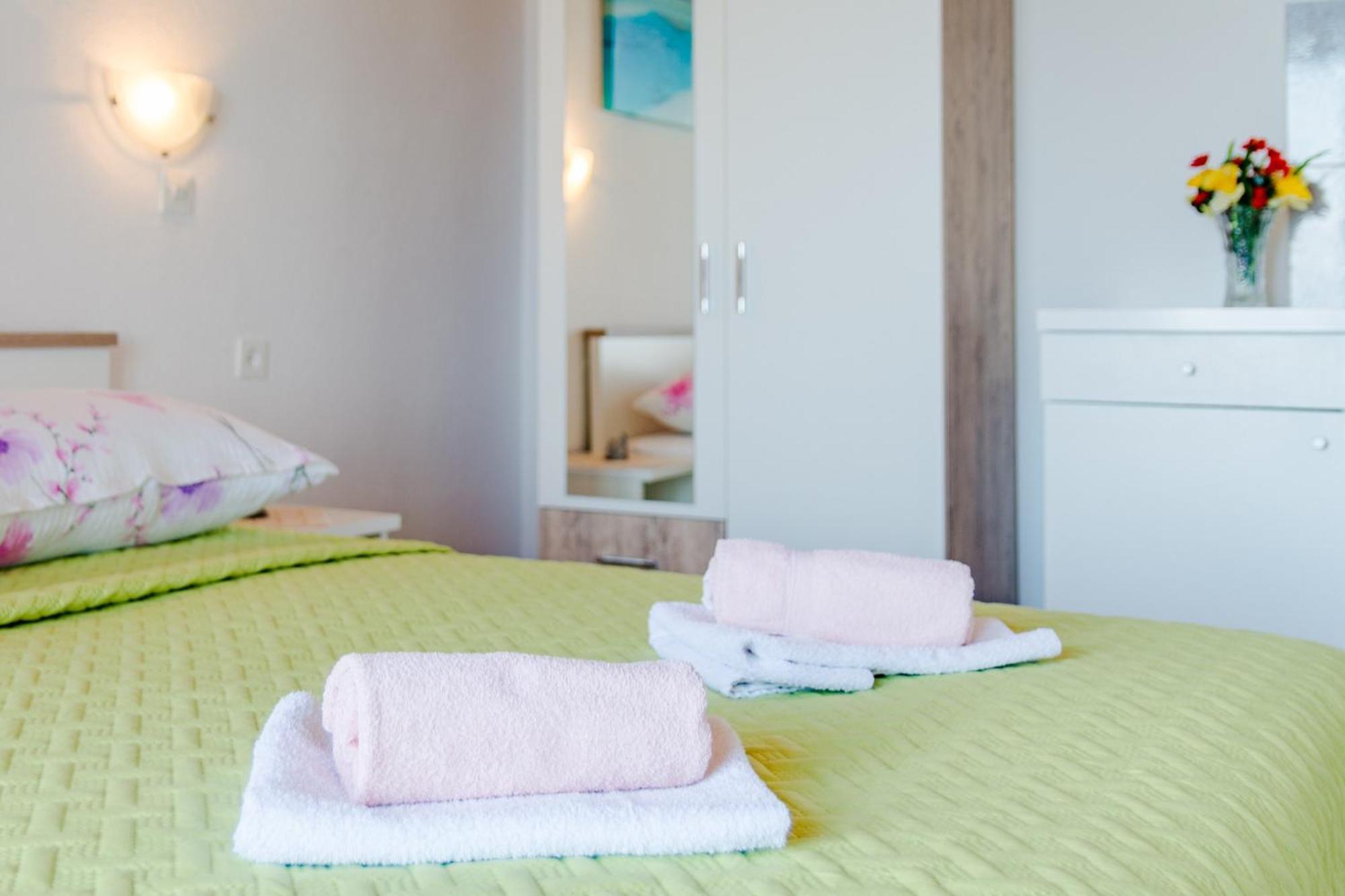 Rooms Sani Brela Rum bild